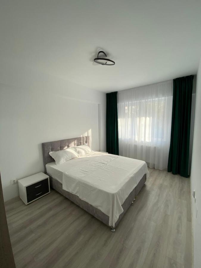 Njunior Apartment 02 Iasi Exteriör bild