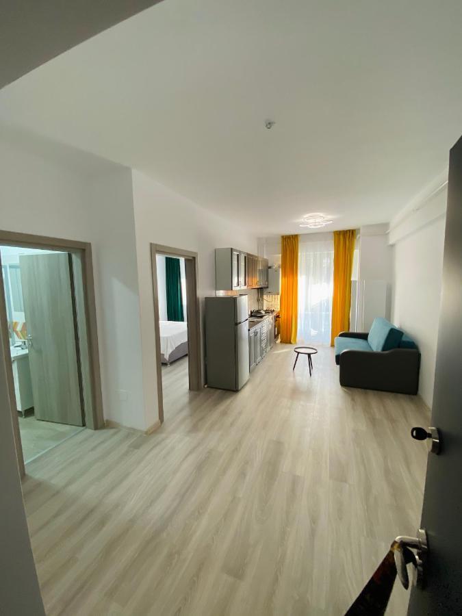 Njunior Apartment 02 Iasi Exteriör bild